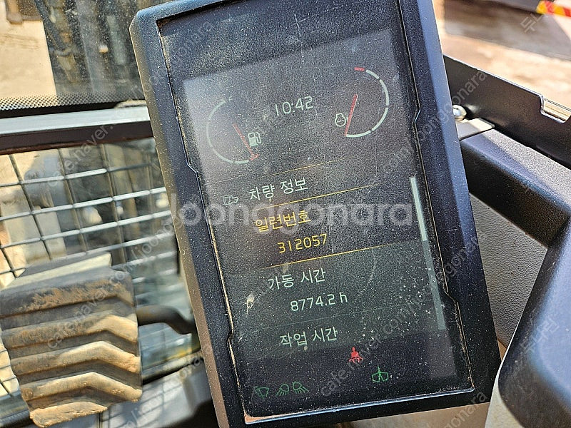 볼보 EC60E 2017년식 가동8천 코끼리집게 회전라인 02 중고굴삭기--8