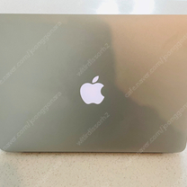 애플 맥북 에어 MacBook Air / A1466 팝니다.