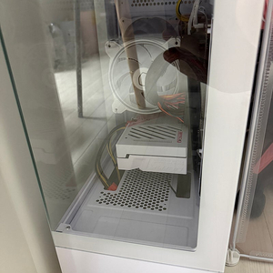 RTX4060 게이밍PC+180hz모니터