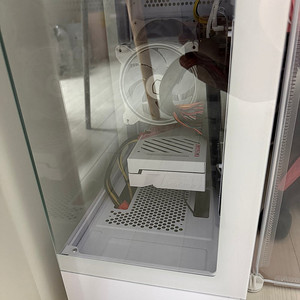 RTX4060 게이밍PC+180hz모니터