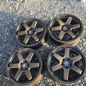 18인치 마젤로G8 휠판매합니다.