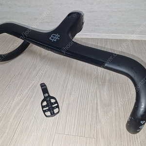 블랙잉크 카본 핸들바 420/90/6°입니다