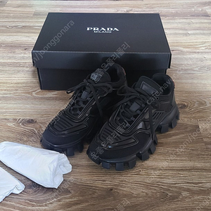 프라다 스니커즈 클라우드버스트썬더 신발운동화부츠워커명품신발 255 uk6준지구찌루이비통발렌시아가나이키아식스아디다스마르지엘라덩크로우디올에르메스샤넬준지3xl바이커백크로스백가방