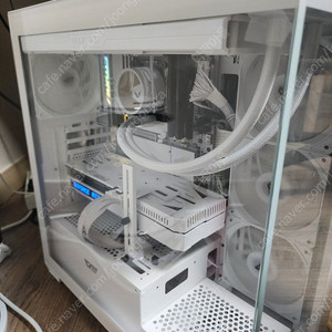 컴퓨터 팝니다 3070ti i7 14700 32g 32인치 모니터 더블암