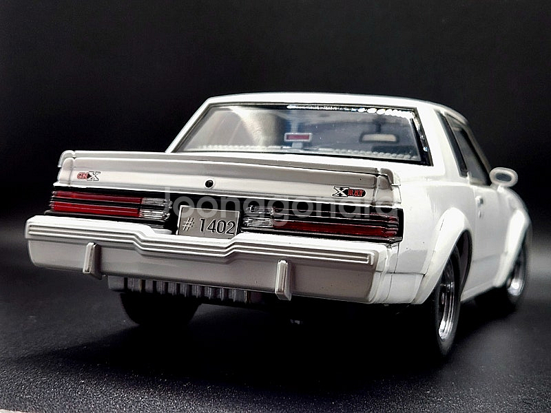1/18 GMP 뷰익 GNX X-RAY 화이트 색상 판...--7