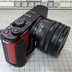 파나소닉 루믹스 DC-S9 + S18-40mm F4.5-6.3 신동품 195만