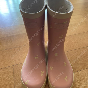 풀레드 체리장화 판매합니다