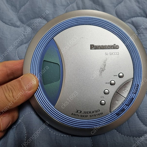 PANASONIC 워크맨 CDP DL-SX332 실버색상 정상작동품 판매합니다.