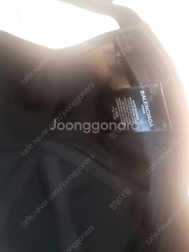 정품 발렌시아가 캡모자 블랙색상 거의새상품 판매합니다--2
