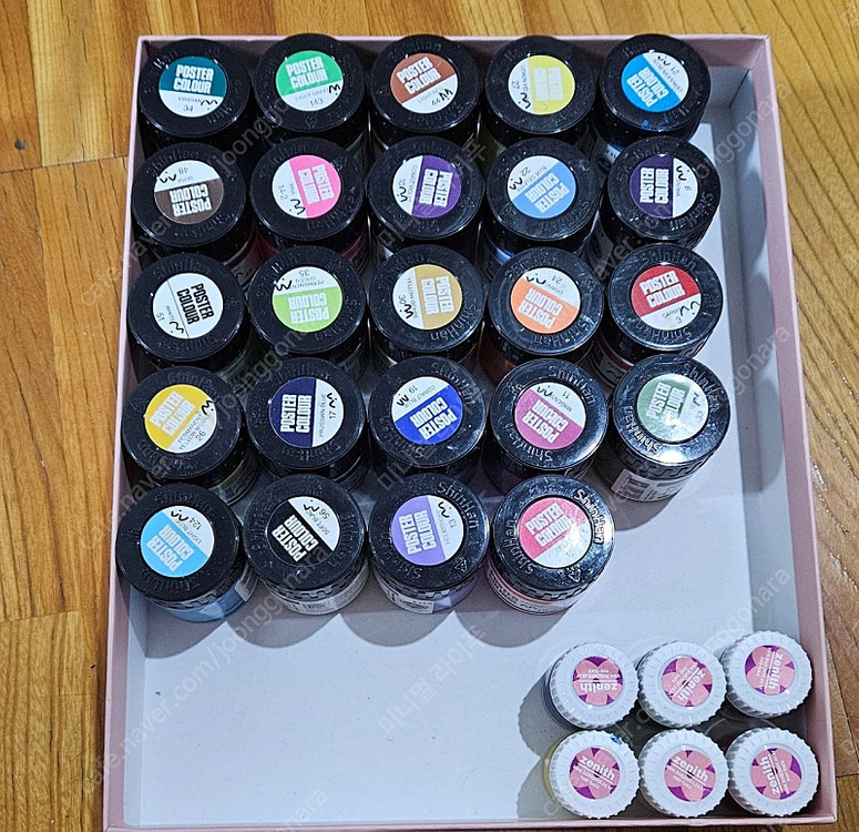 학용품 탬버린 캐스터네츠 트라이앵글 심벌즈 하모니카 물감 세트 크레파스 파스텔 포스터칼라 등등 이미지