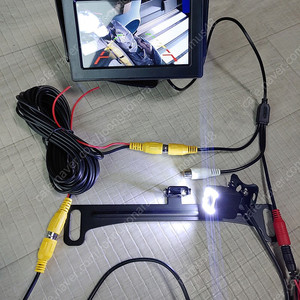 후방카메라 + 4.3인지 모니터 셋트 팝니다