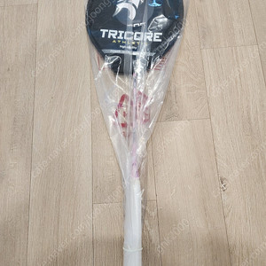 트리코어 배드민턴 라켓 팔아요