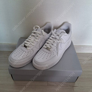 나이키 에어포스1 07 265 새제품