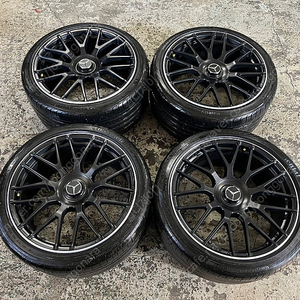 [판매]벤츠 C63AMG 퍼포먼스 19인치 휠타이어