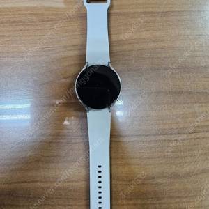 SS급 갤럭시워치6 44mm 실버 12만원에 판매합니다.