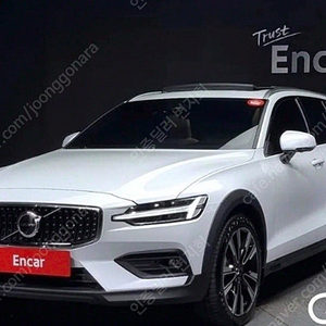[볼보]V60 크로스 컨트리 2세대 2.0 B5 얼티메이트 AWD 중고차 판매합니다