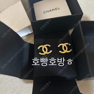 🩷샤넬 CC 귀걸이 (새상품)-스트라스빠질염려하시는분 추천