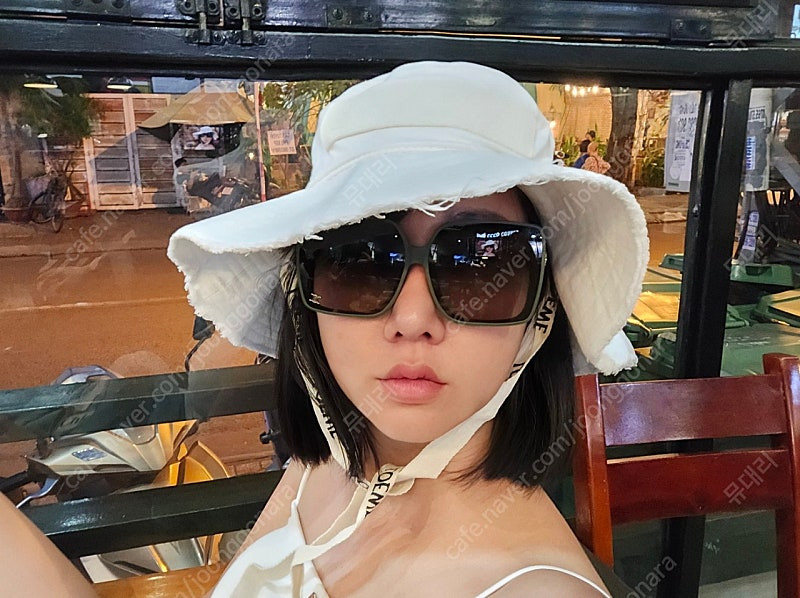 셀린느 선글라스 여성 이미지