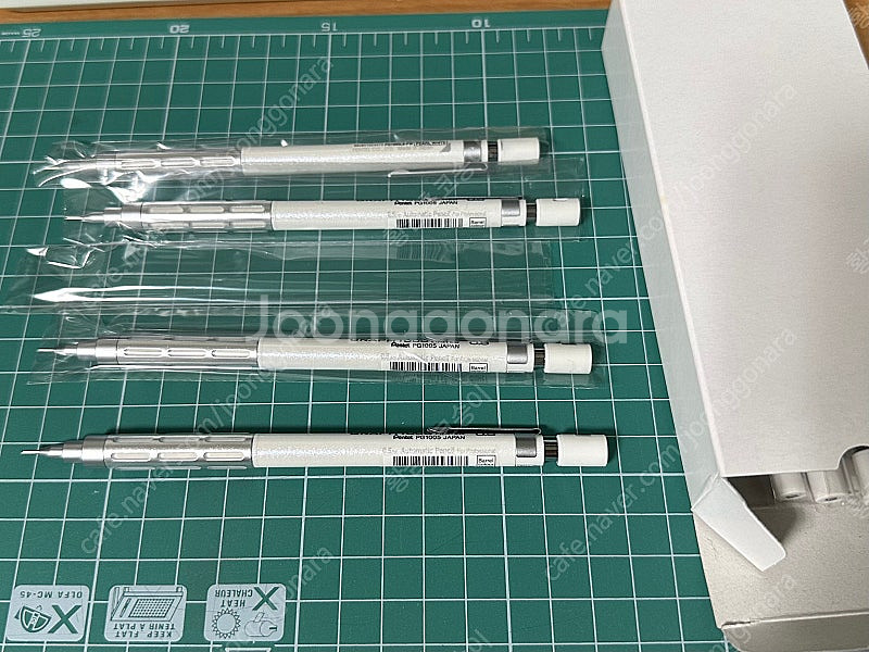 펜텔 그래프1000 리미티드8 펄 화이트 샤프 판매해요--0