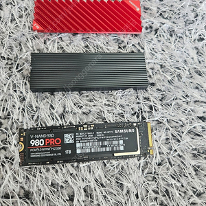 삼성 980 PRO 1TB SSD 팝니다. 방열판 포함 택포 10