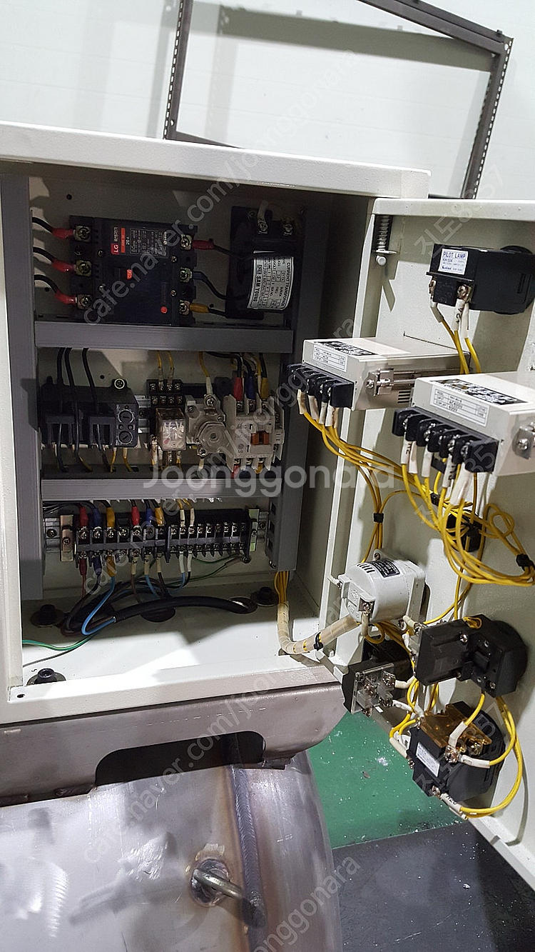 진공펌프 보쉬 (독일) 3마력 진공탱크 300리터 올 스덴304 (350만원에서 320만원에팝니다)--1