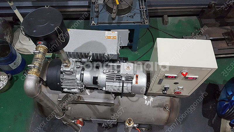 진공펌프 보쉬 (독일) 3마력 진공탱크 300리터 올 스덴304 (350만원에서 320만원에팝니다)--2