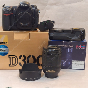 니콘 D300 AF-S 18-135 F3.5-5.6G ED+호환그립 포함
