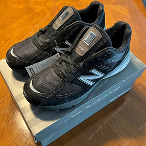뉴발란스 990 V5 블랙 270 사이즈 M990BK5 뉴발 스니커즈 새제품 팝니다.