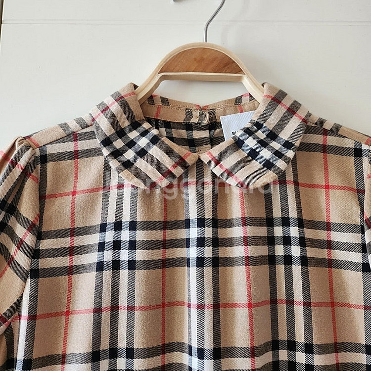 새상품급. 150호 (12y) 버버리칠드런 신형 뉴라벨--4