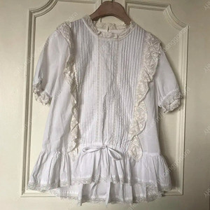 프릴 레이스 리본 러블리 아일렛 블라우스 제평 루이리치 코튼 퍼프 마랑