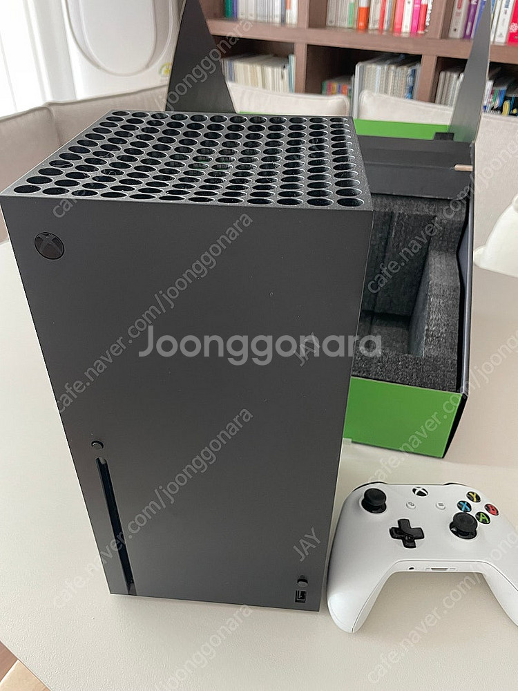 Xbox Series X / Seagate 1TB--0