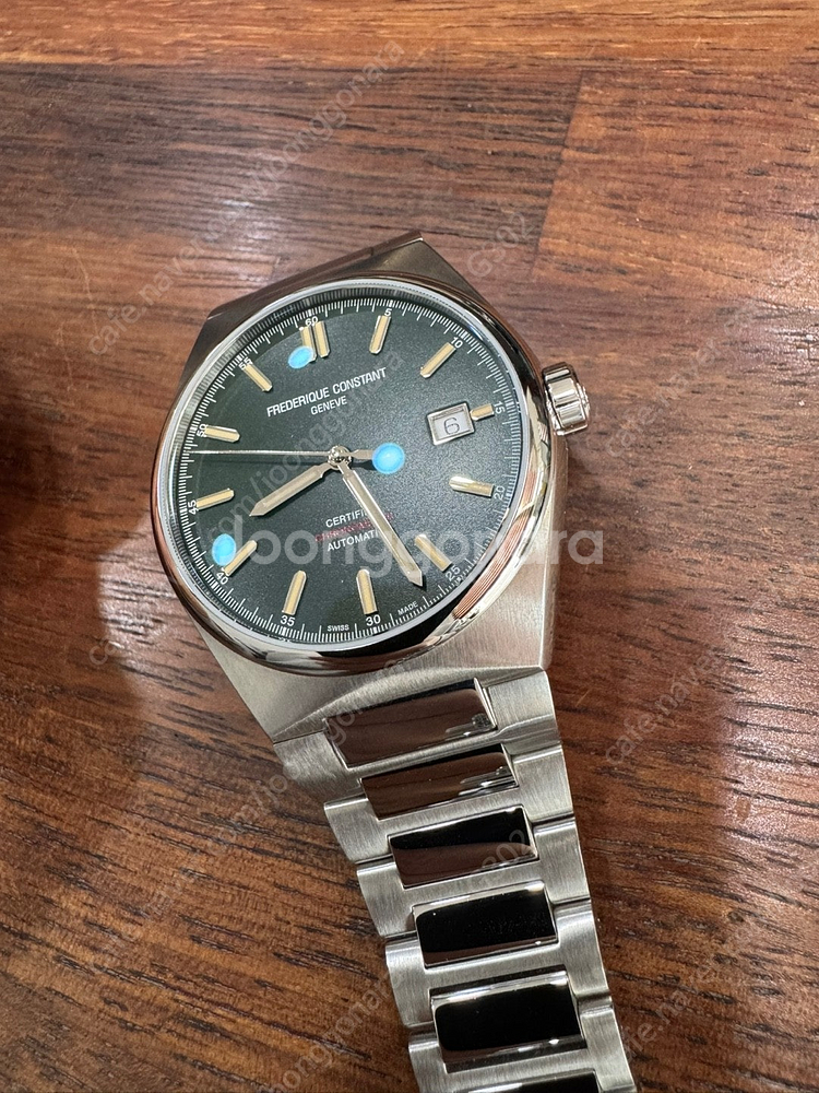 프레드릭 콘스탄트 하이라이프 COSC 39mm 그린 다...--1