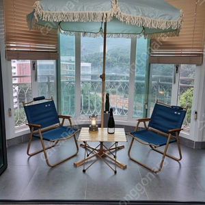 할리스 X 하이브로우 슬로우체어 (캠핑의자), 멜로우 테이블(캠핑테이블), 글로우 랜턴(캠핑용랜턴)