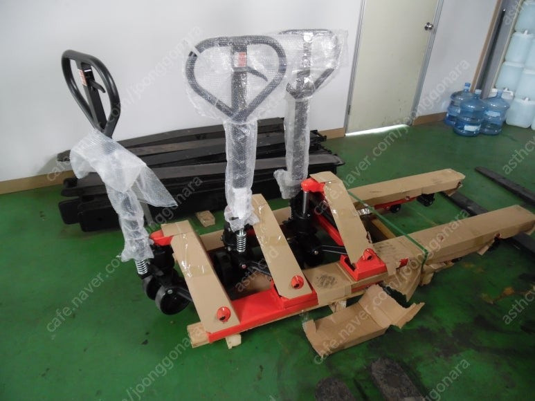 도요타 중고 전동지게차 0.9톤 2단 3000MM 1366시간사용 2016년12월식--5