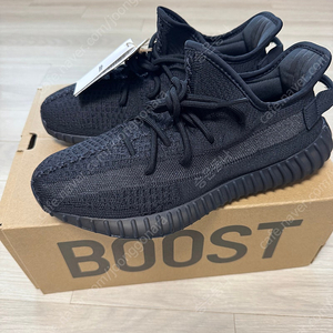 아디다스 이지부스트 350 V2 오닉스 새상품 275 팝니다