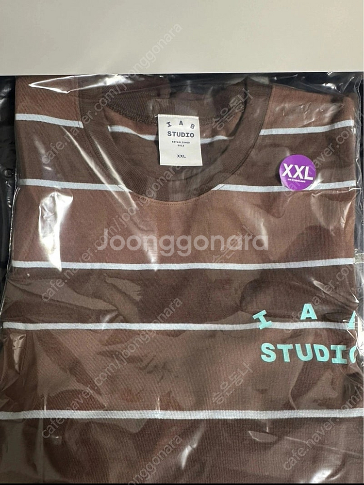 아이앱 스튜디오 스프라이프 티셔츠 브라운 2xl 팝니다...--0