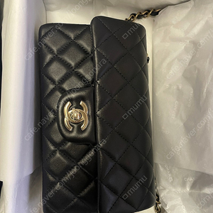 샤넬 뉴미니 판매팝니다