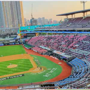 5월 10일 토요일 KT VS 롯데 3루 스카이존 통로 3연석