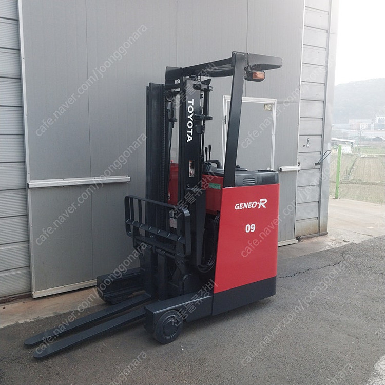 도요타 중고 전동지게차 0.9톤 입식지게차 1350시간 사용 7FBR9[신차수준] 이미지