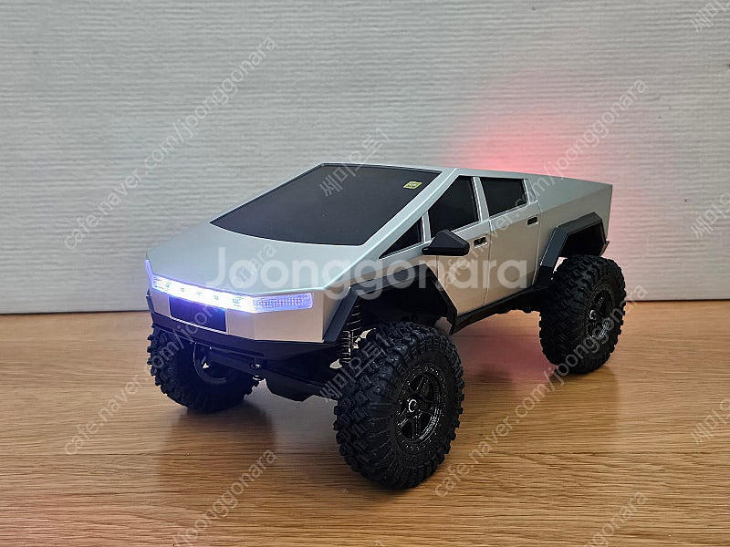 RC카 1/18 테슬라 사이버트럭 4WD 2단변속서보--1