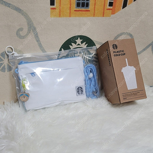 스타벅스 데일리 파우치 백 화이트 +스타벅스 사이렌 미니 콜드컵 300ml 일괄