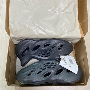 [255] 이지 폼 러너 오닉스 아디다스 Yeezy Foam 새상품
