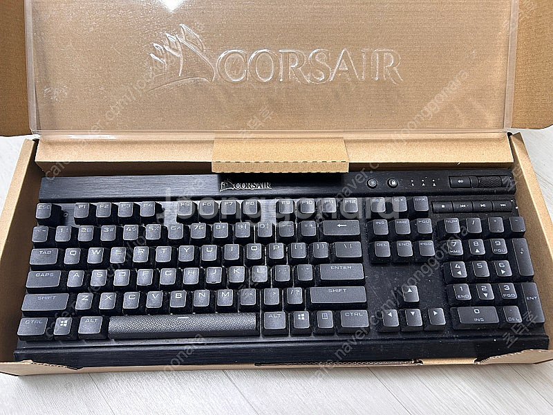 커세어 K70 LUX 기계식 키보드 팝니다.--1