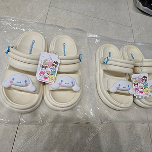 산리오 시나모롤 크록스 샌들