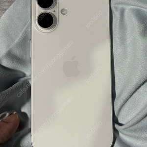 아이폰16 화이트 256GB 자급제(사이클수3)