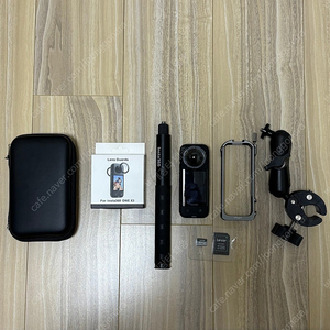 인스타 360 x3 본품, 바이크 마운트,메탈 케이스, 인비져블 스틱 등 판매합니다