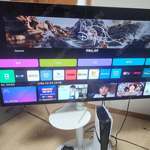 LG OLED TV 48C4ENA + 스탠드 팝니다. 62시간 사용