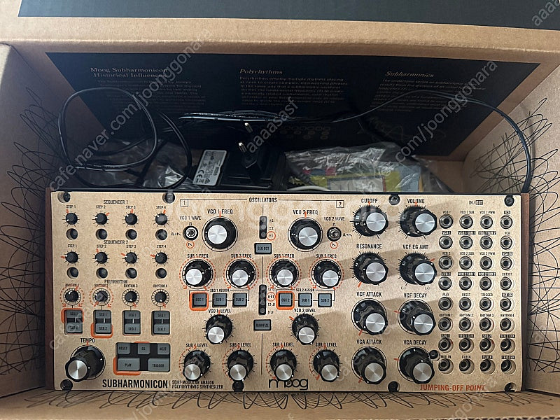 Moog Subharmonicon 서브하모니콘--0