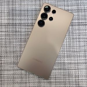(신폰급) 갤럭시 S25울트라 256G 그레이 25년 2월개통 선물용 초SS급 124만팝니다@@@