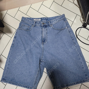 에잇세컨즈 버뮤다 데님 쇼츠